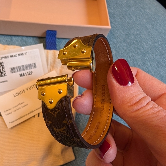 Louis Vuitton Spirit Nano leather bracelet-like new - Picture 10 of 13